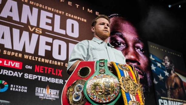 Saúl Álvarez presume sus cinturones de campeón (@Canelo)