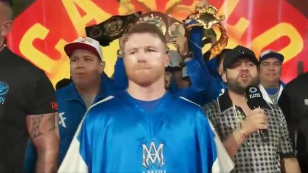 Canelo Álvarez salió acompañado de Luis R. Conriquez en Arabia (Especial)