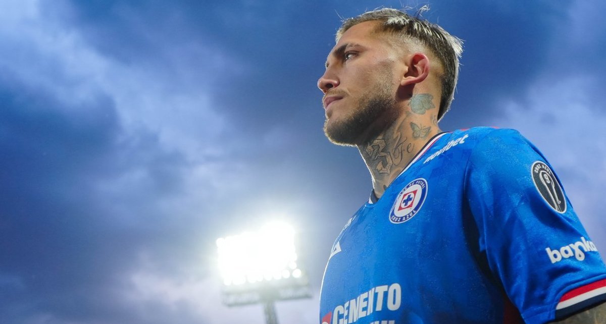 Gonzalo Piovi muestra su cariño a Cruz Azul (Imago7)