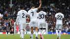 Raúl Jiménez entró de cambio contra Leeds United (Reuters)