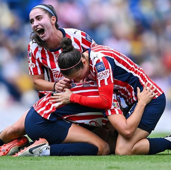 América y Chivas se enfrentaron en el Cd. de los Deportes (Imago7)