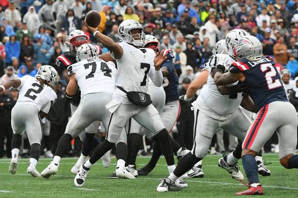 El equipo de Pete Carroll cayó en su primer partido contra Patriots / Reuters