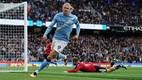 Erling Haaland tras su doblete en el derbi de Manchester (Reuters)