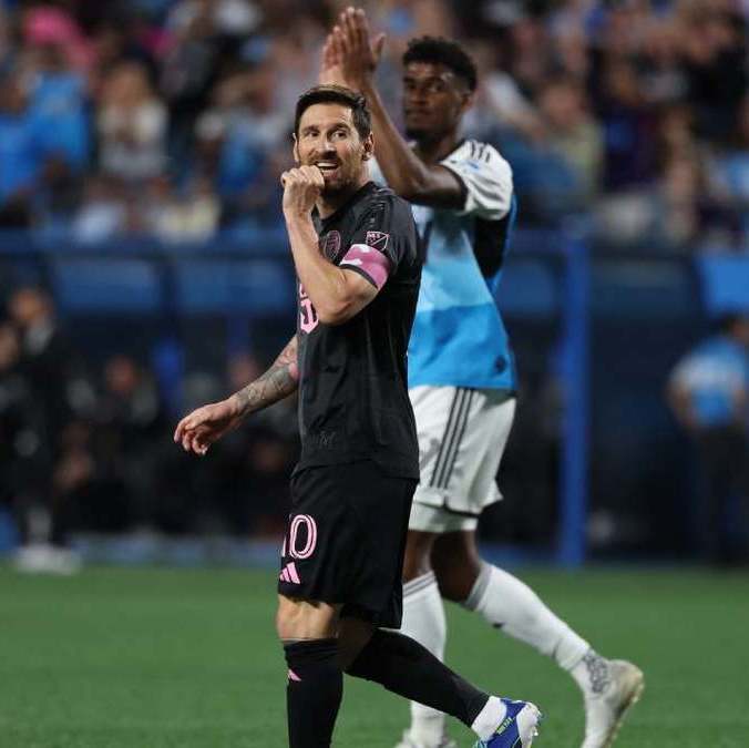 Messi buscó anotar un penal a lo 'Panenka' (AFP)