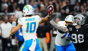 Los Angeles Chargers derrotaron a Las Vegas Raiders (Reuters)
