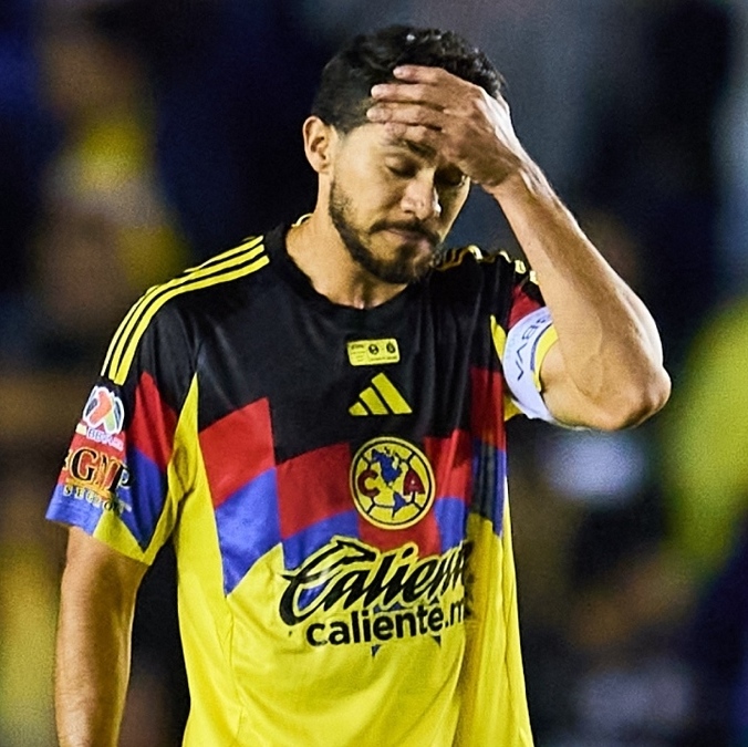 Henry Martín sufrió un esguince de rodilla izquierda (Mexsport)