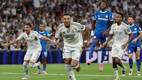 Kylian Mbappé celebra tras anotar uno de sus penales (EFE)