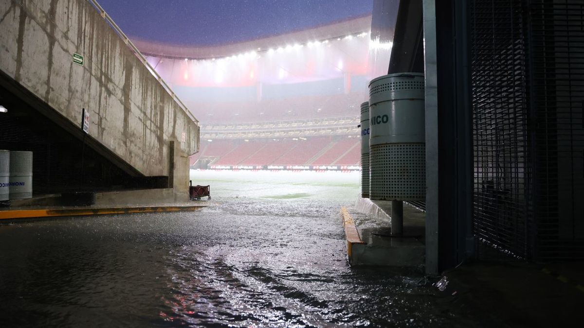 Estadio Akron durante la lluvia de este miércoles (Imago7)