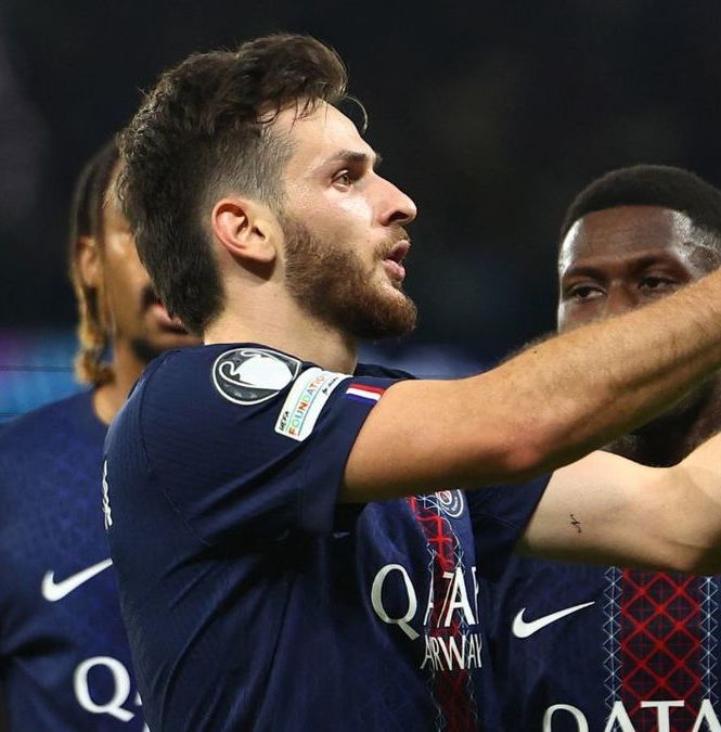 Khvicha Kvaratskhelia hizo su primer gol en la Champions League 2025-2026 (Reuters)