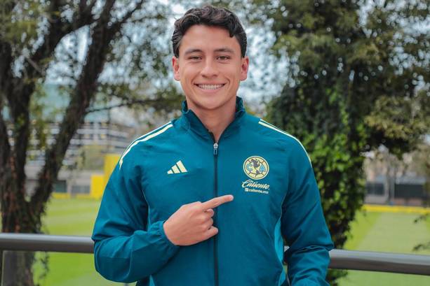 Los aficionados piden su titularidad junto a Cáceres / Club América
