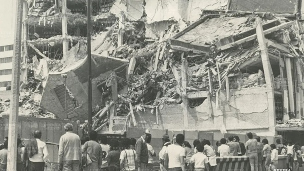 Edificio colapsado en CDMX tras sismo de 1985 (Milenio)