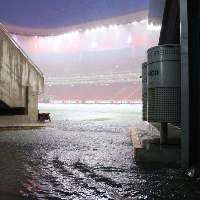 Estadio Akron durante la lluvia de este miércoles (Imago7)