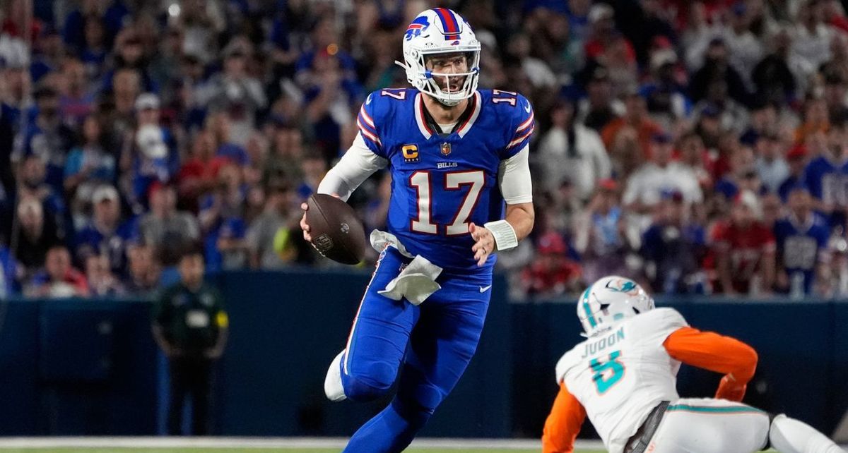 Josh Allen lanzó para más de 200 yardas ante Dolphins (Reuters)