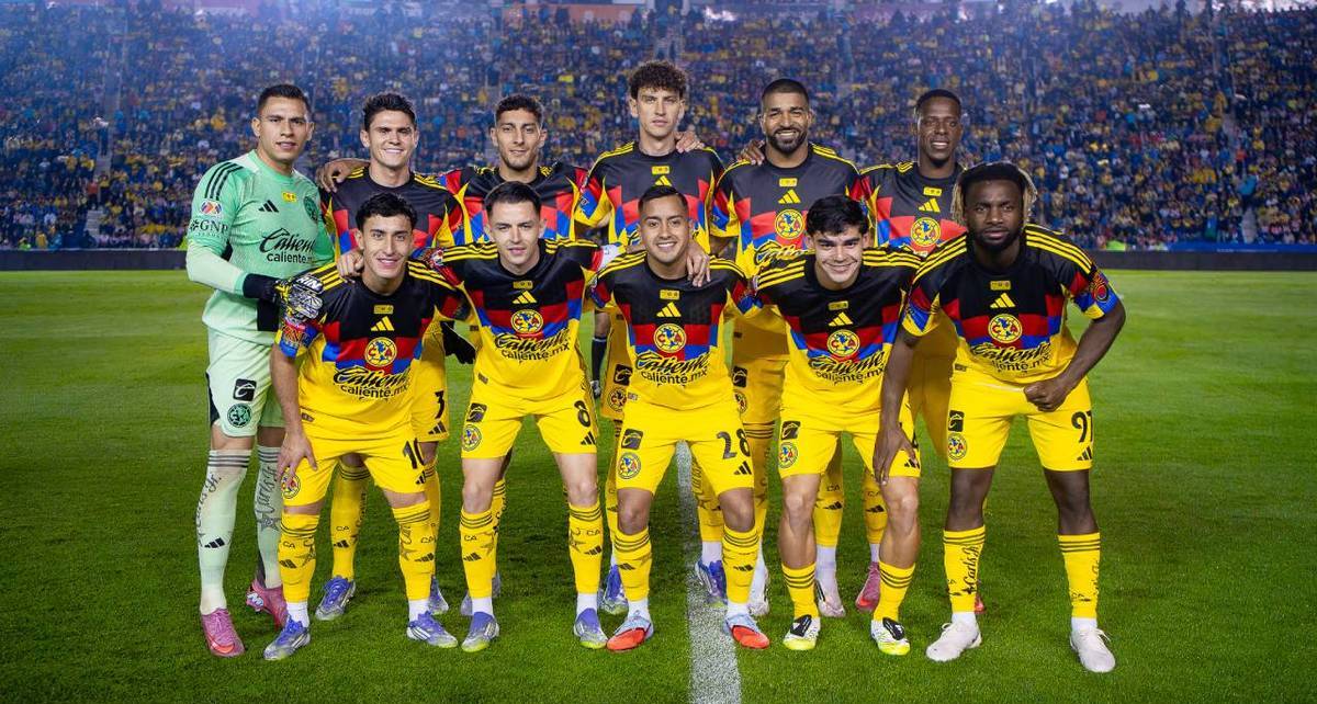Jugadores de América previo a un partido de la Liga MX (Imago7)