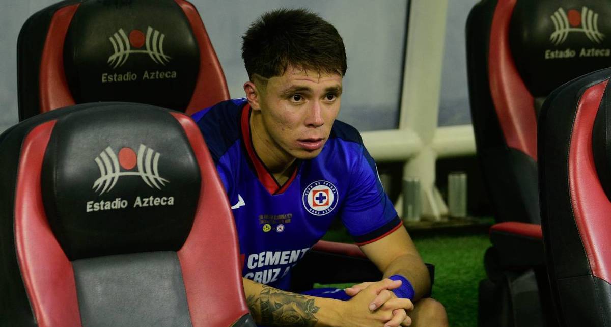 Rodrigo Huescas, en el banquillo con Cruz Azul (Imago7)