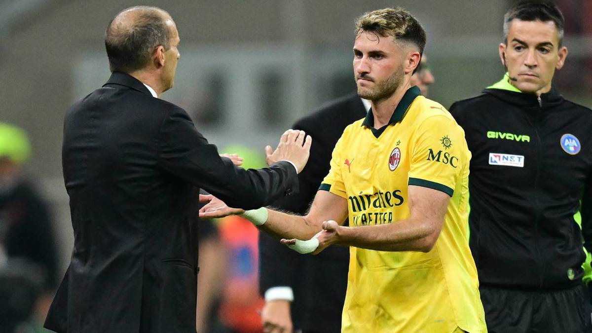 Santi Gimenez sale de cambio con el Milan (Reuters)