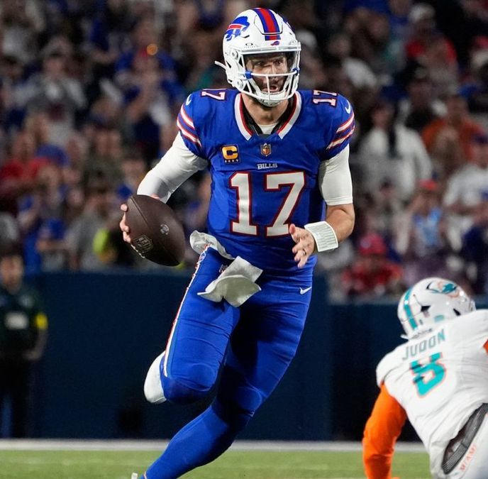 Josh Allen lanzó para más de 200 yardas ante Dolphins (Reuters)