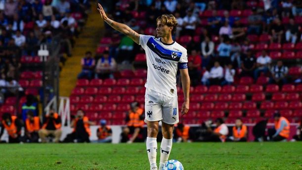 Sergio Canales en duelo ante Querétaro (Imago7)
