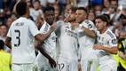 Jugadores de Real Madrid celebran un gol en la Champions (AFP)