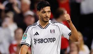 Raúl Jiménez en la Carabao Cup con Fulham (Reuters)