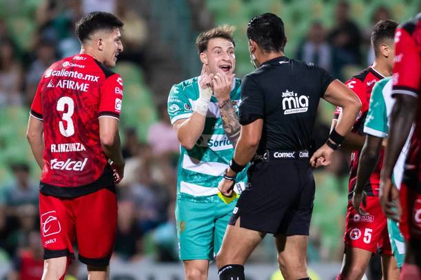 Barticciotto se fue expulsado en los minutos finales / Mexsport
