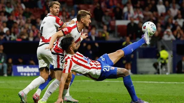 Los Colchoneros sacan su segundo triunfo de la temporada / Reuters