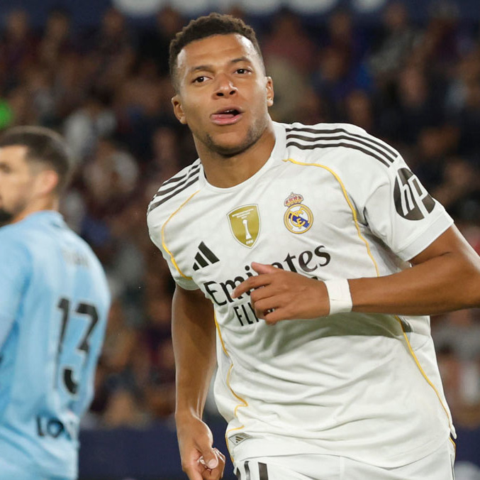 Mbappé marcó dos tantos en el triunfo del Real Madrid. (Foto: EFE)