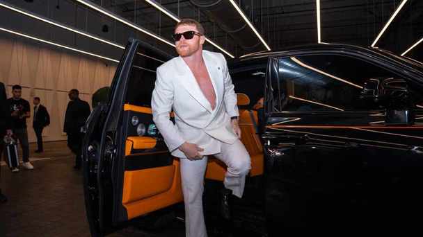 Canelo no esconde sus lujosos gustos (@Canelo)