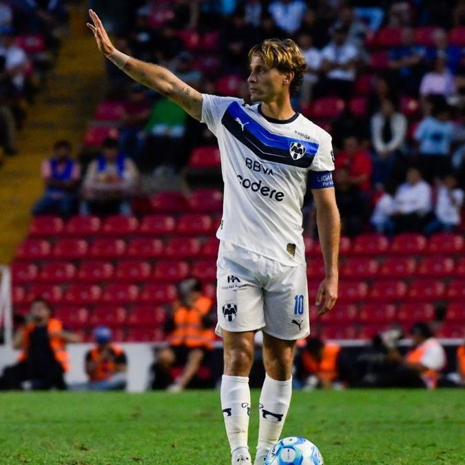 Sergio Canales en duelo ante Querétaro (Imago7)