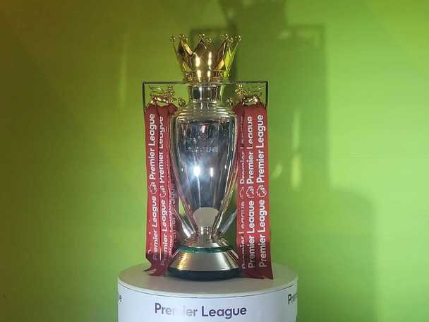 El trofeo que recibe el campeón del la Premier está en México.