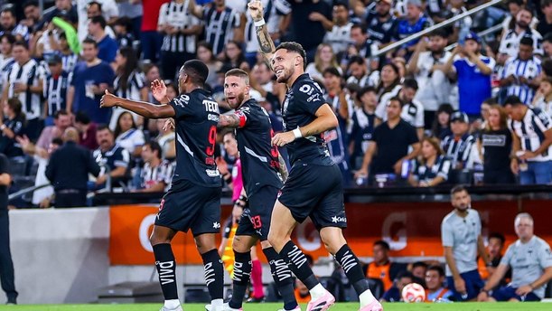 Lucas Ocampos celebra su anotación ante Santos (Imago7)