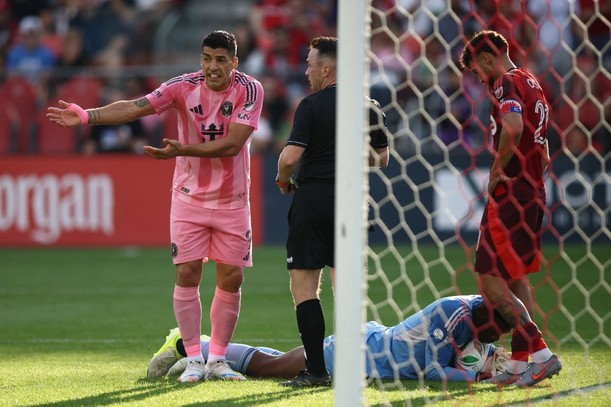 Luis Suárez no pudo anotar ante el Toronto (AFP)