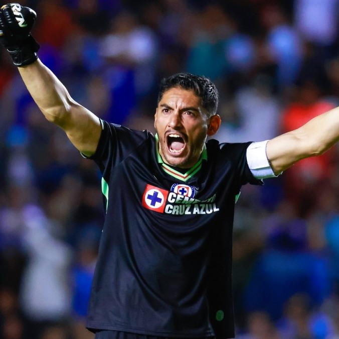 Chuy Corona exjugador de Cruz Azul (Imago7)