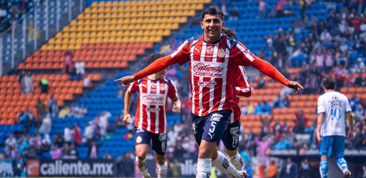 El Cotorro González sacó la magia en Puebla (Imago7)