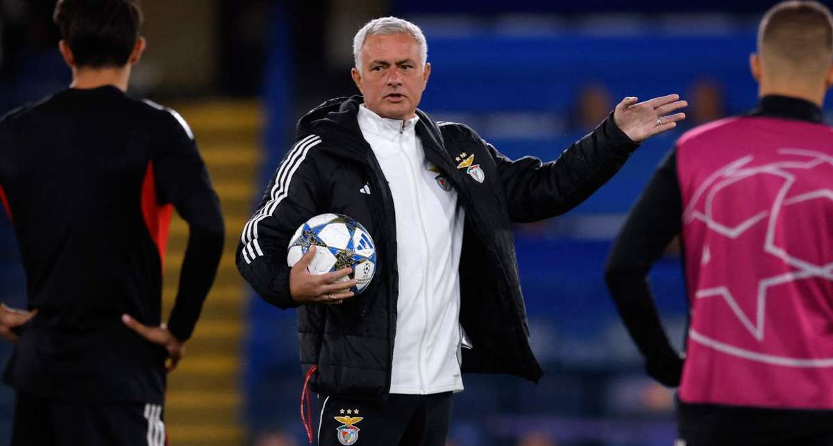 José Mourinho puede decir adiós a los banquillos pronto (Reuters)