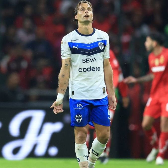 Sergio Canales en duelo ante Toluca (Mexsport)