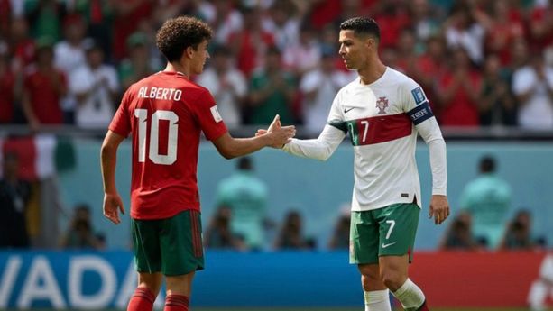 Con Gemini, puedes crear legendarias fotos junto a tus ídolos futbolísticos. (FOTO): Gemini.