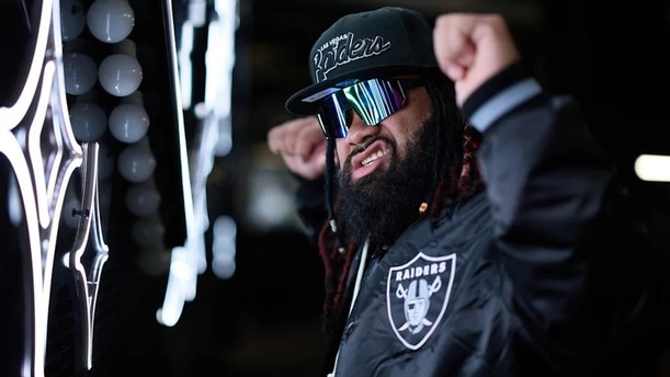 Jaco Fatu, estrella de la WWE, es fan declarado de los Raiders