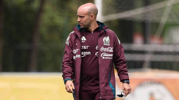 Eduardo Arce, en un entrenamiento del Tri Sub 20 (@miseleccionmx)