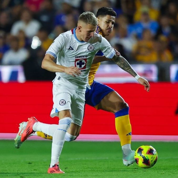 Tigres y Cruz Azul en duelo del Clausura 2025 (Imago7)