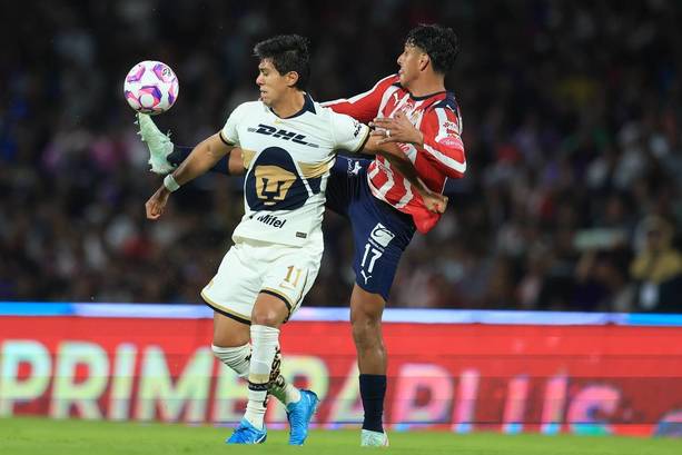 El auxiliar de Efraín habló de quien cobra los penales / Mexsport