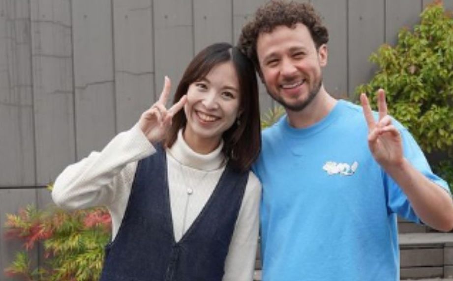 Luisito Comunica renta una novia en Japón y las redes reaccionan