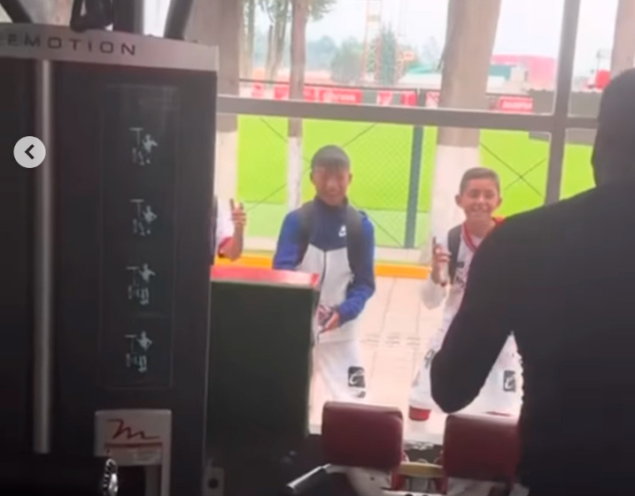 Alexis Vega fue captado bailando junto a canteranos del Toluca hace un par de meses.