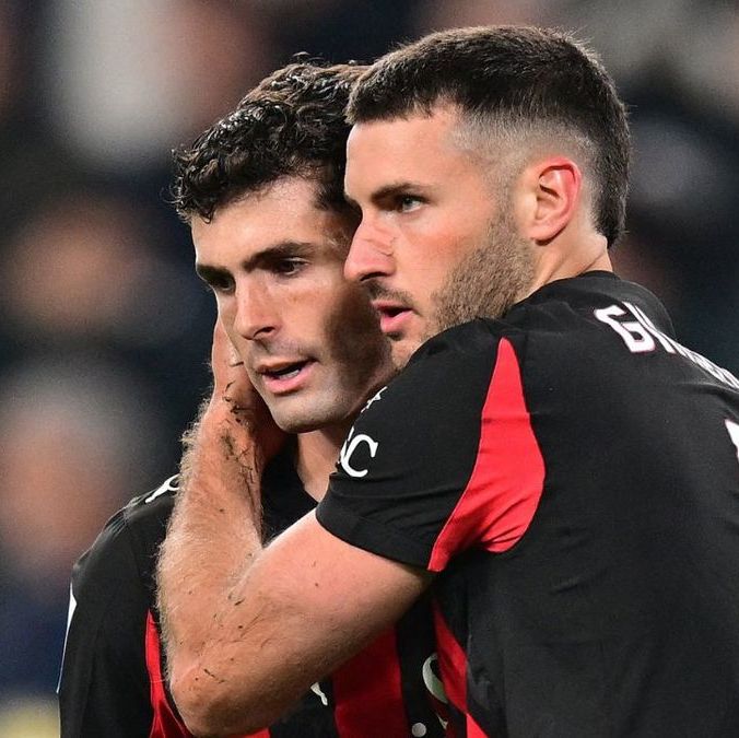 Christian Pulisic y Santiago Gimenez (Reuters)