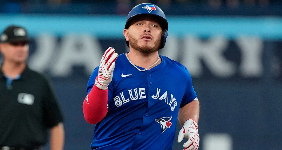 Alejandro Kirk, el tijuanense que brilla en Toronto Blue Jays. (Foto: Reuters)