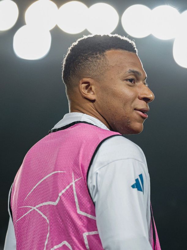 Mbappe y el Real Madrid ya se encuentran en Kasajistan despues del derbi madrileño. Foto: @RealMadrid