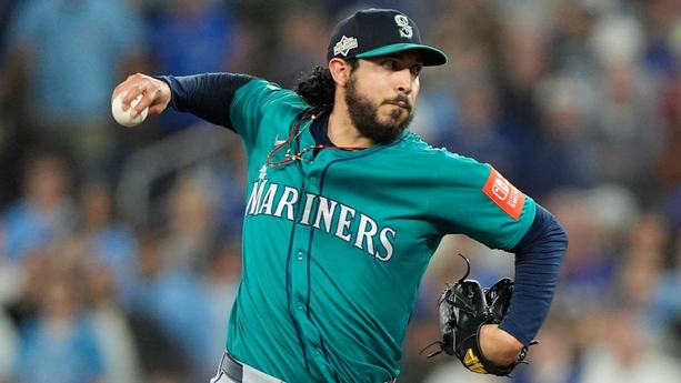 Andrés Muñóz, pitcher mexicano, tuvo acción en el juego (Reuters)