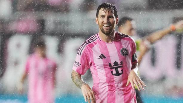 Messi marca doblete en triunfo de Inter Miami / Reuters
