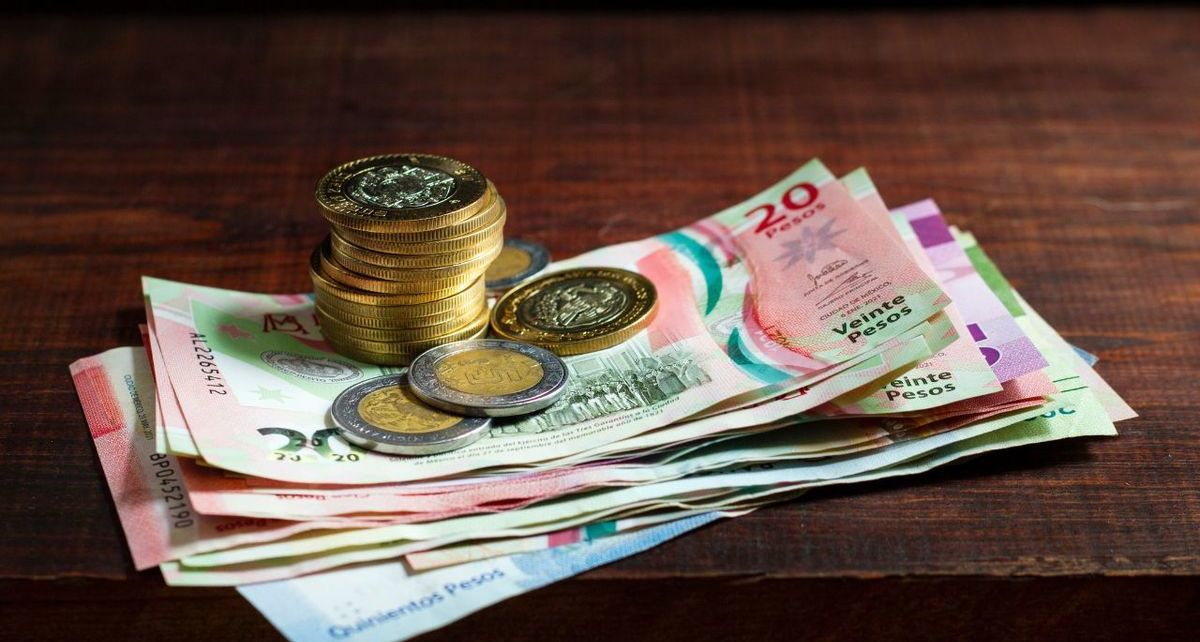 Conoce la cantidad que te corresponde de aguinaldo este 2025 si ganas 10 mil pesos al mes.