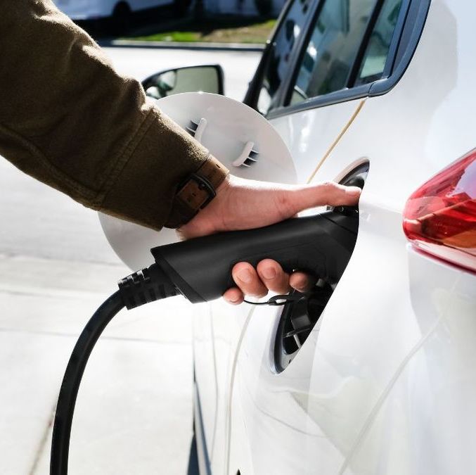 Errores comunes que dañan los autos híbridos en México y cómo evitarlos. Foto: MediotiempoIA